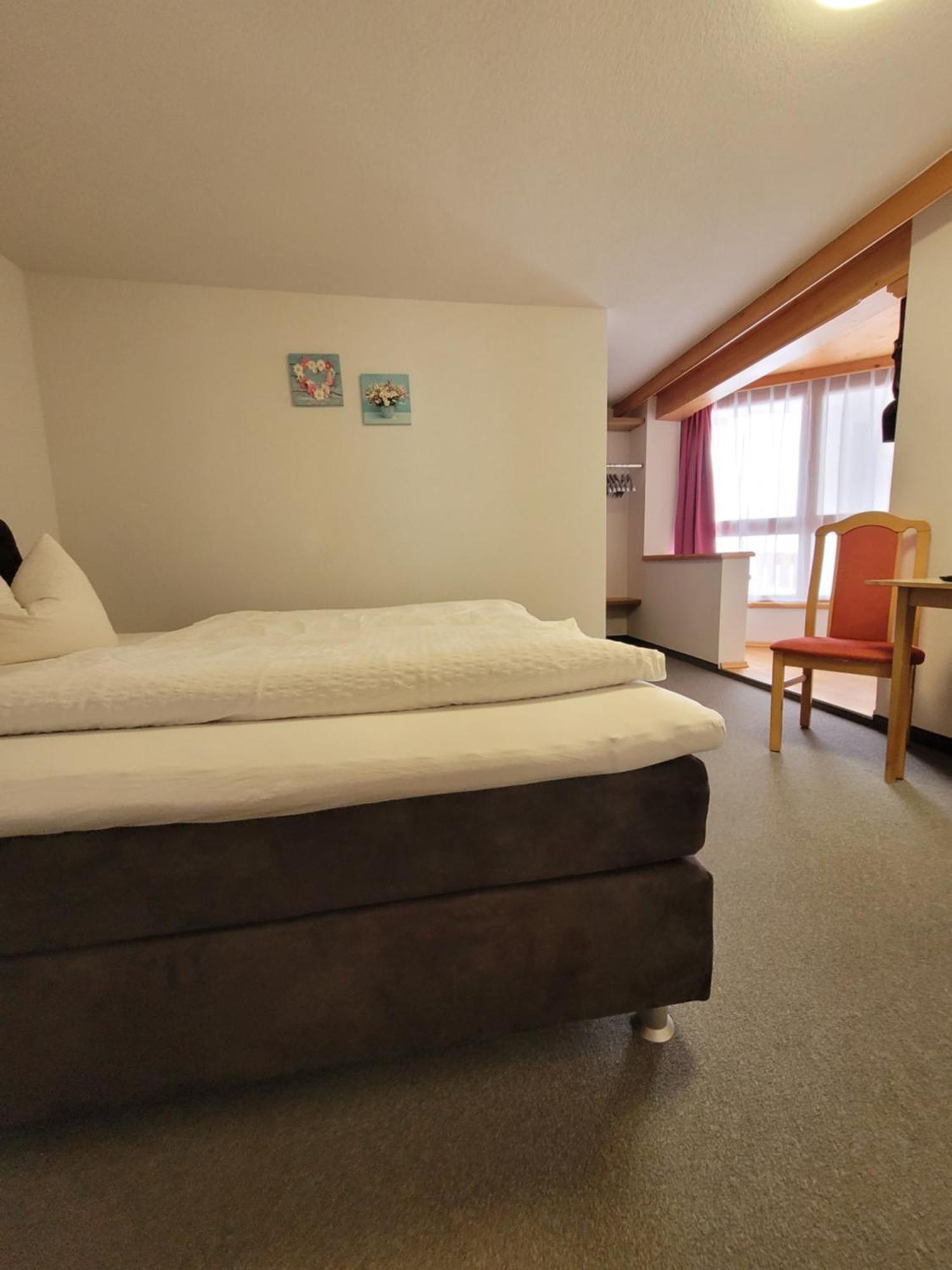 Pension Lenz Ischgl Zimmer foto